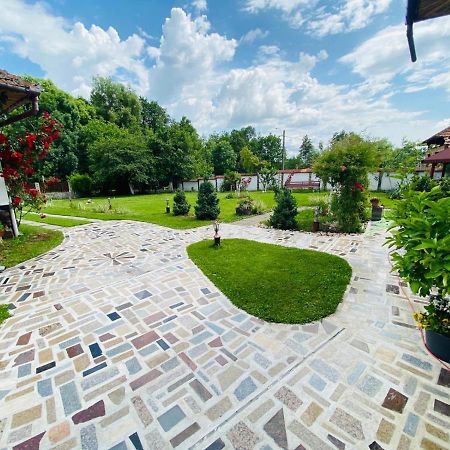 Casa De Vacanta Motata Novaci-Străini Extérieur photo