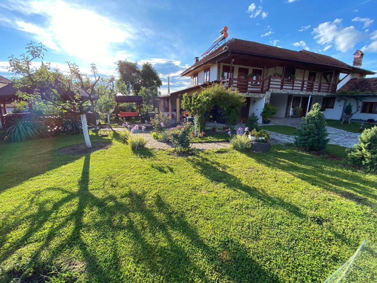 Casa De Vacanta Motata Novaci-Străini Extérieur photo