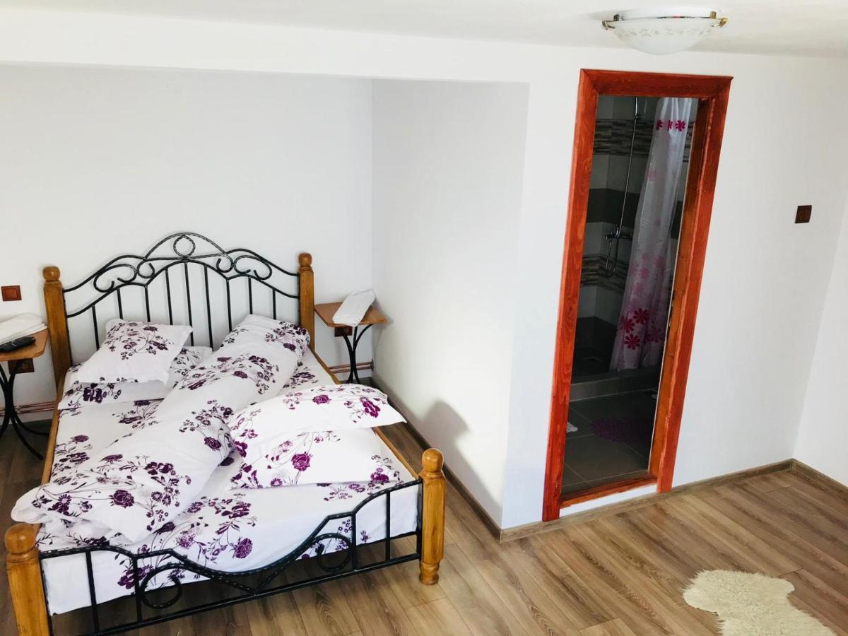 Casa De Vacanta Motata Novaci-Străini Extérieur photo