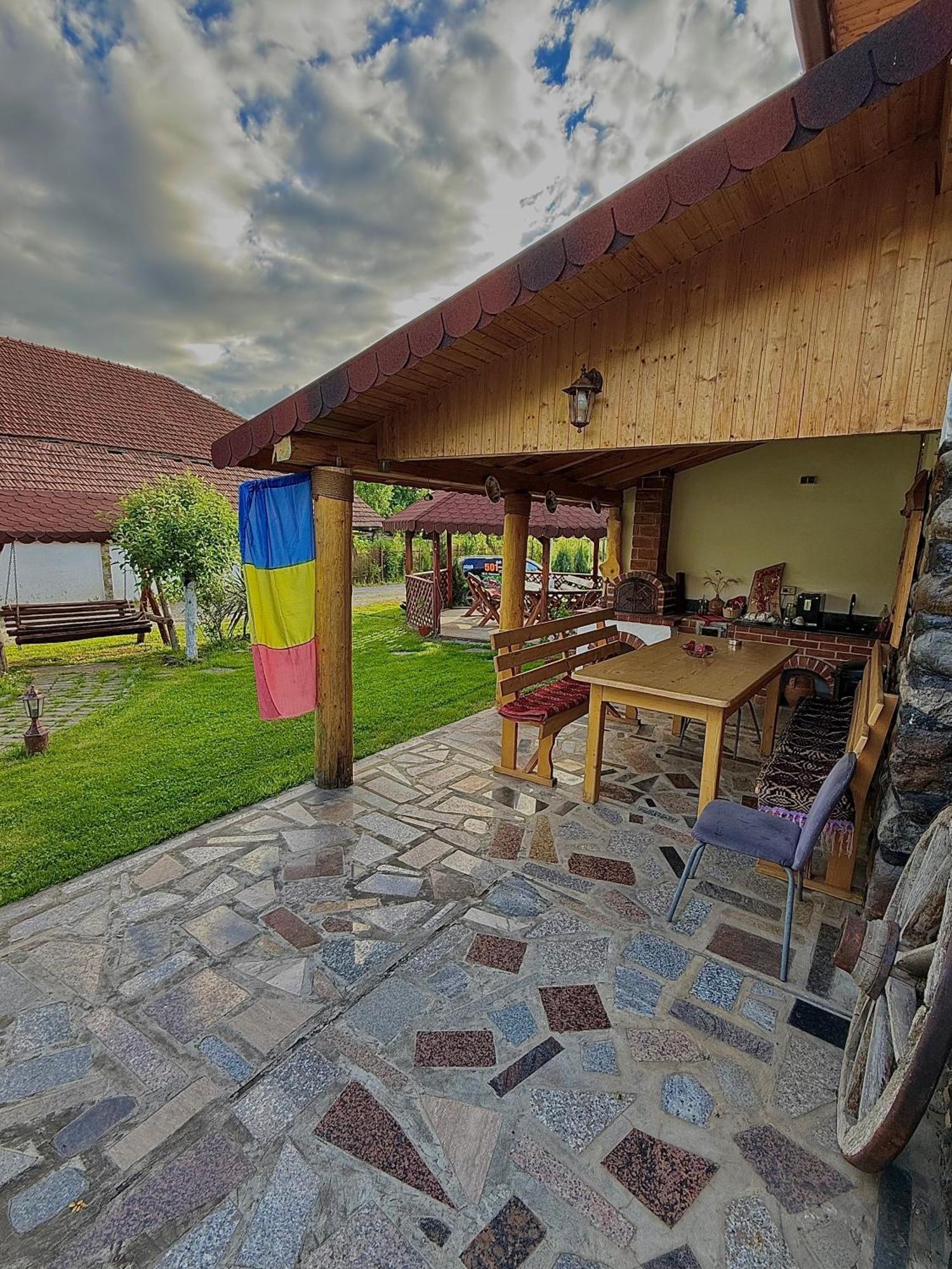 Casa De Vacanta Motata Novaci-Străini Extérieur photo