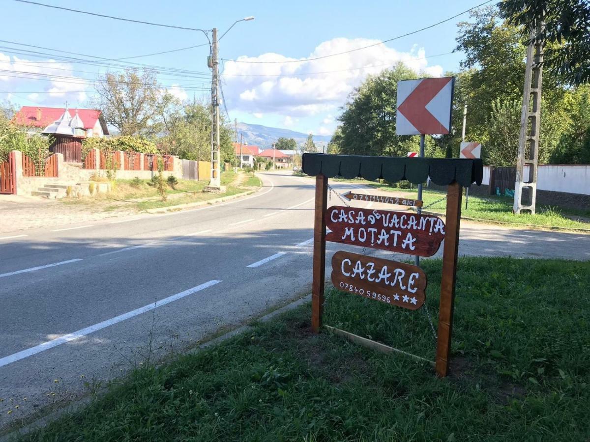 Casa De Vacanta Motata Novaci-Străini Extérieur photo