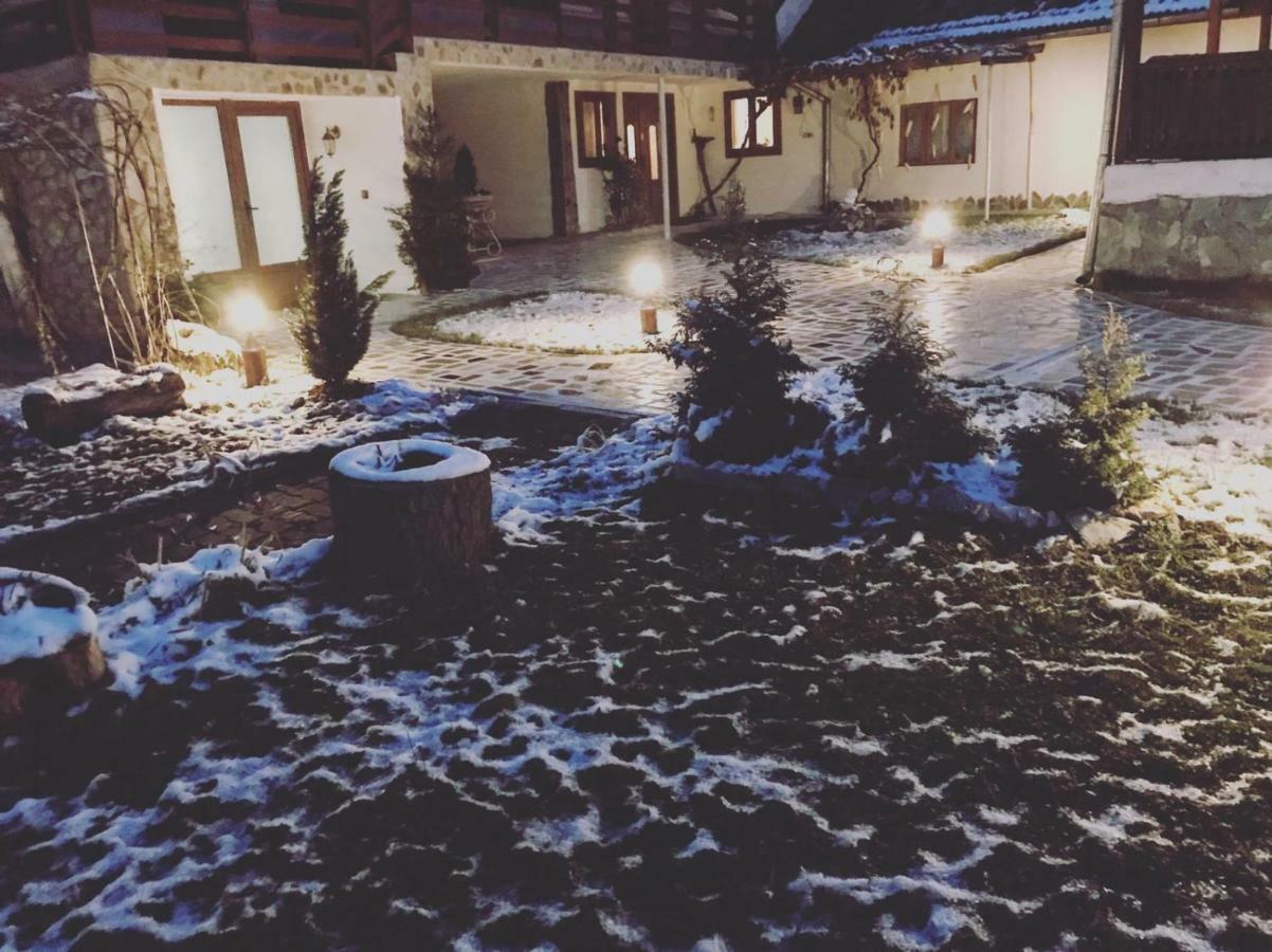 Casa De Vacanta Motata Novaci-Străini Extérieur photo